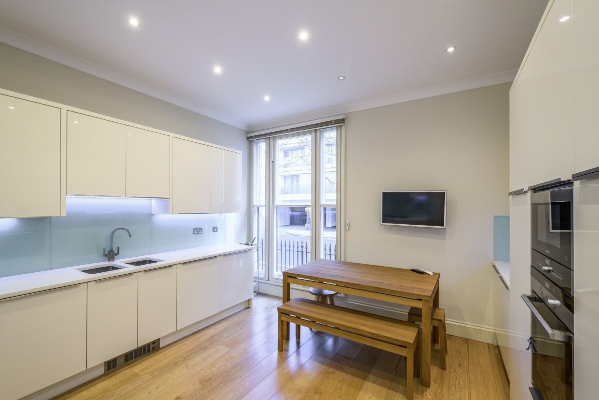 Flat Hyde Park Square in City of Westminster