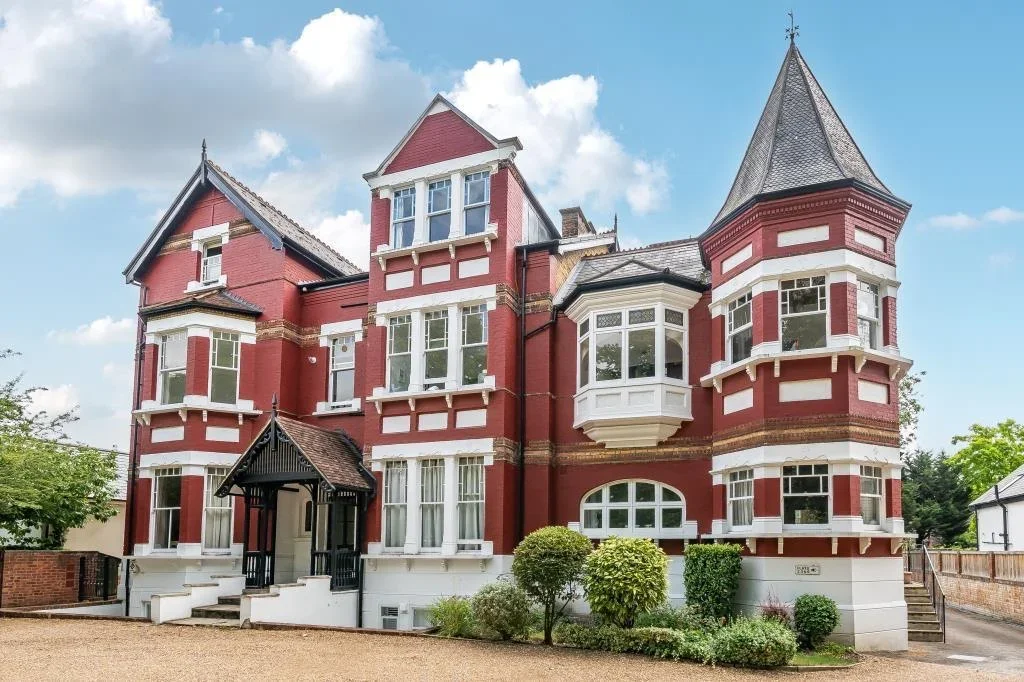 Flat Langley Avenue in Greater London