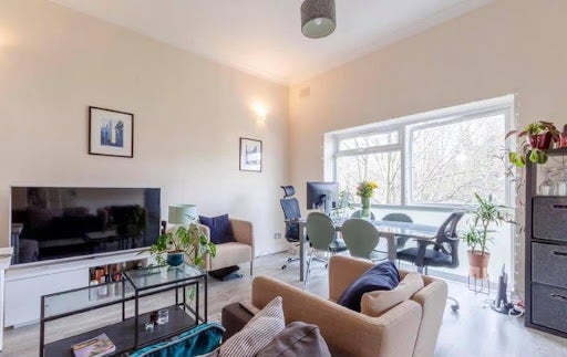 Flat Cavendish Road in Greater London