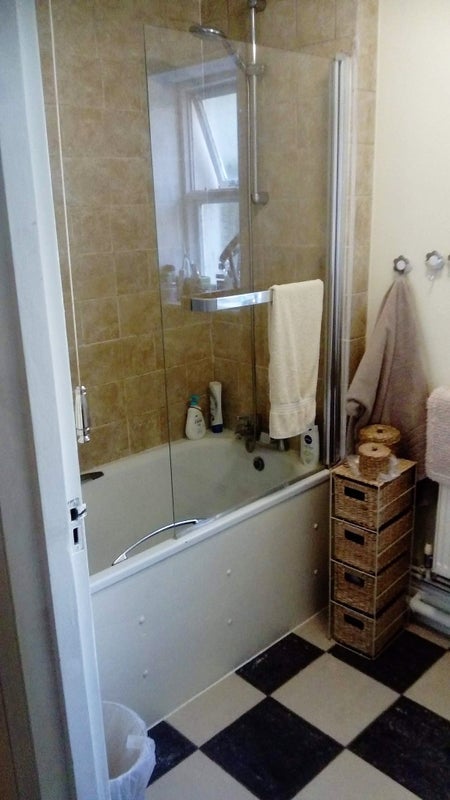 Room Lancaster Road in Greater London