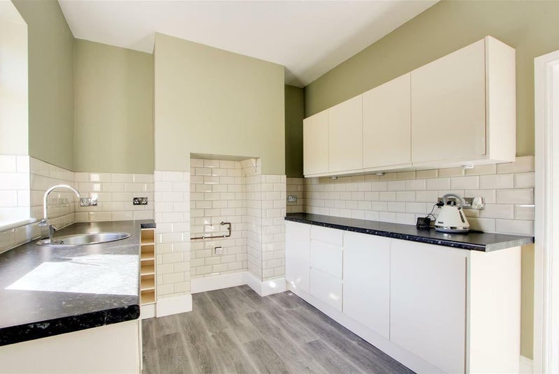 Room Kenrick Road in Nottingham