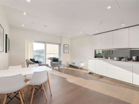Flat Lillie Square in Greater London