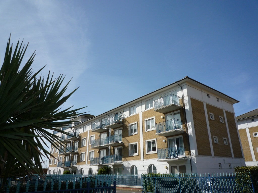Flat The Strand in Roedean