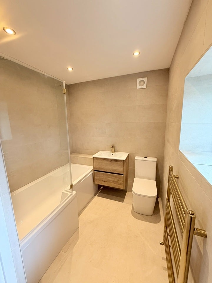 Flat Bramley Lane in Brighouse