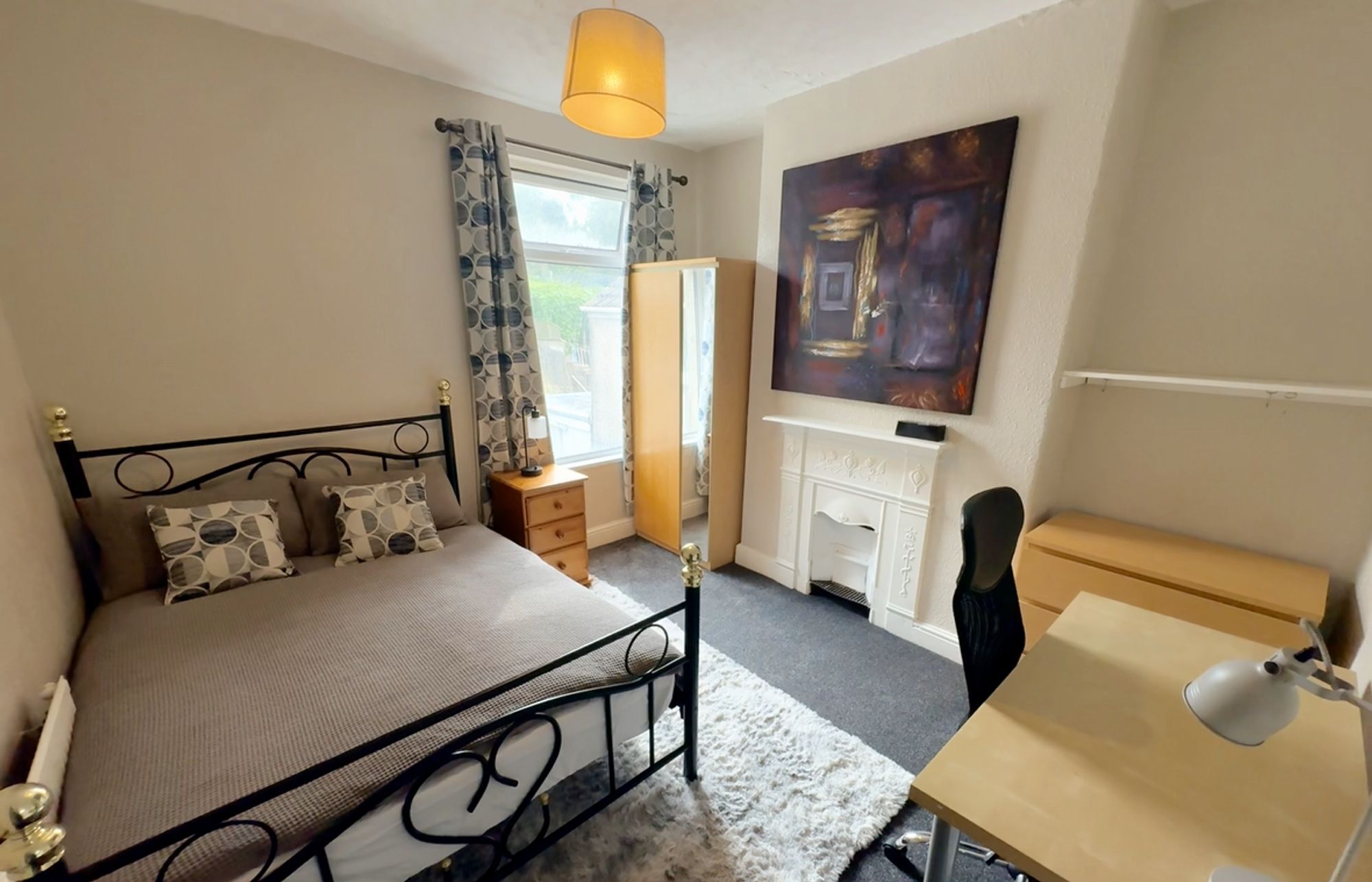 Room Vivian Road in Swansea