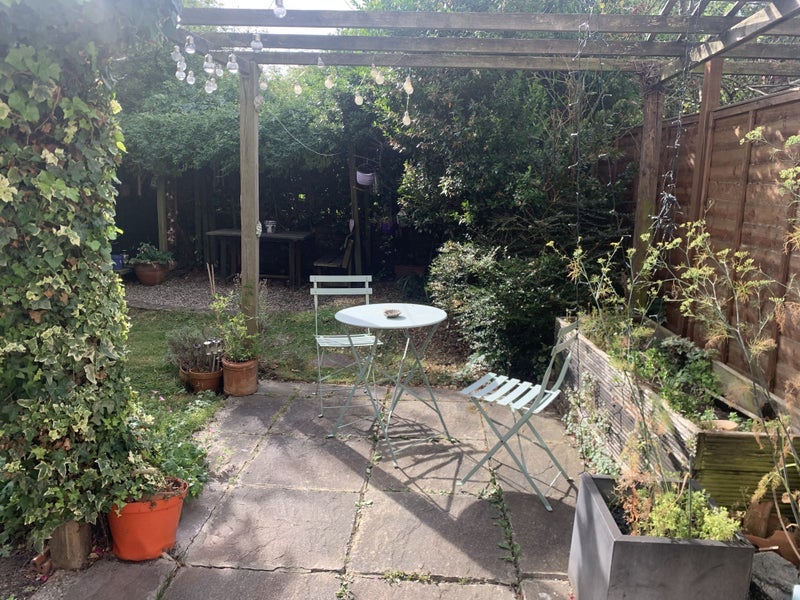 Room Colyton Road in Greater London