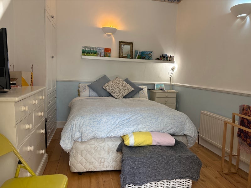 Room Colyton Road in Greater London