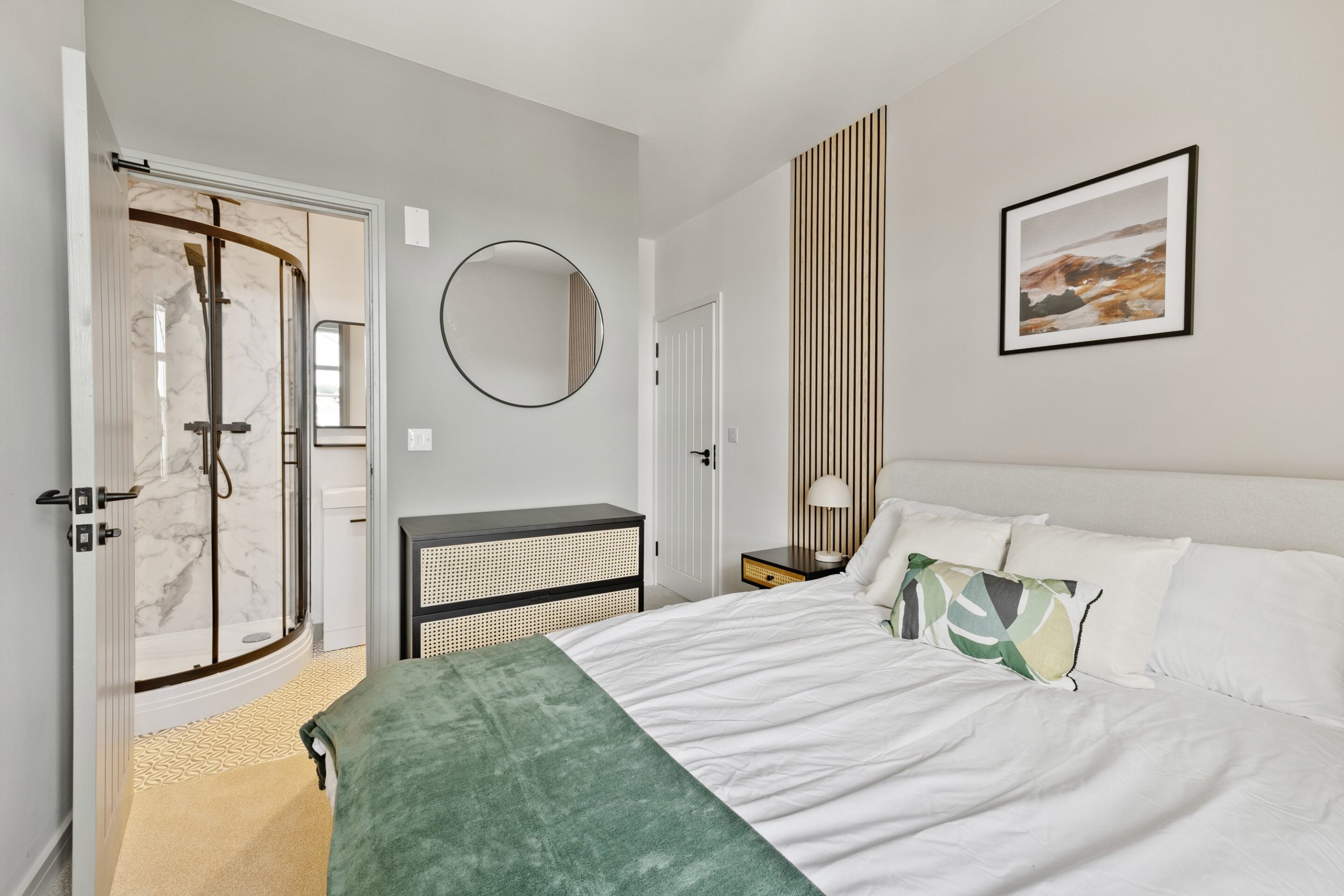 Room Pasley Street East in Plymouth
