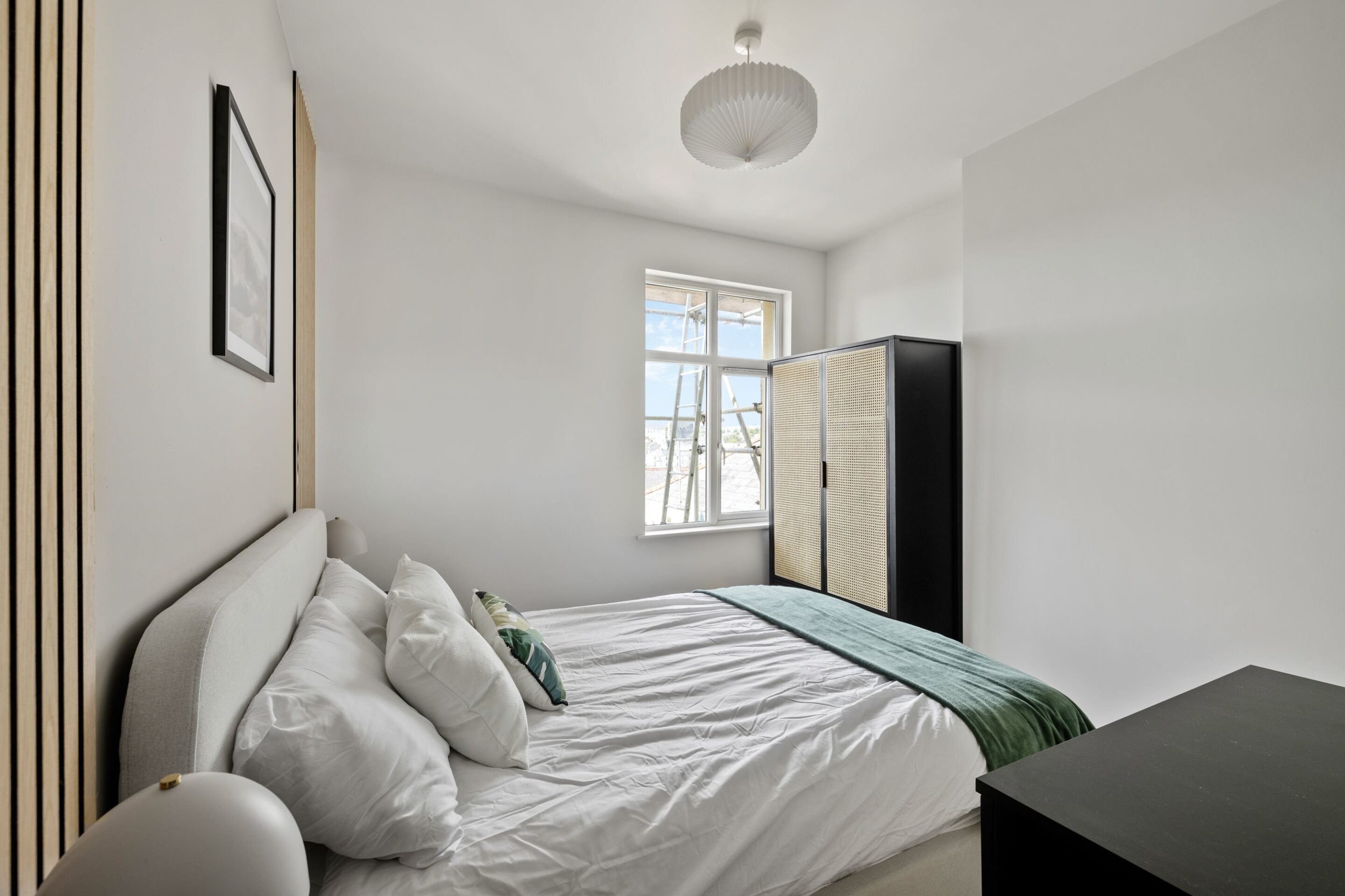 Room Pasley Street East in Plymouth
