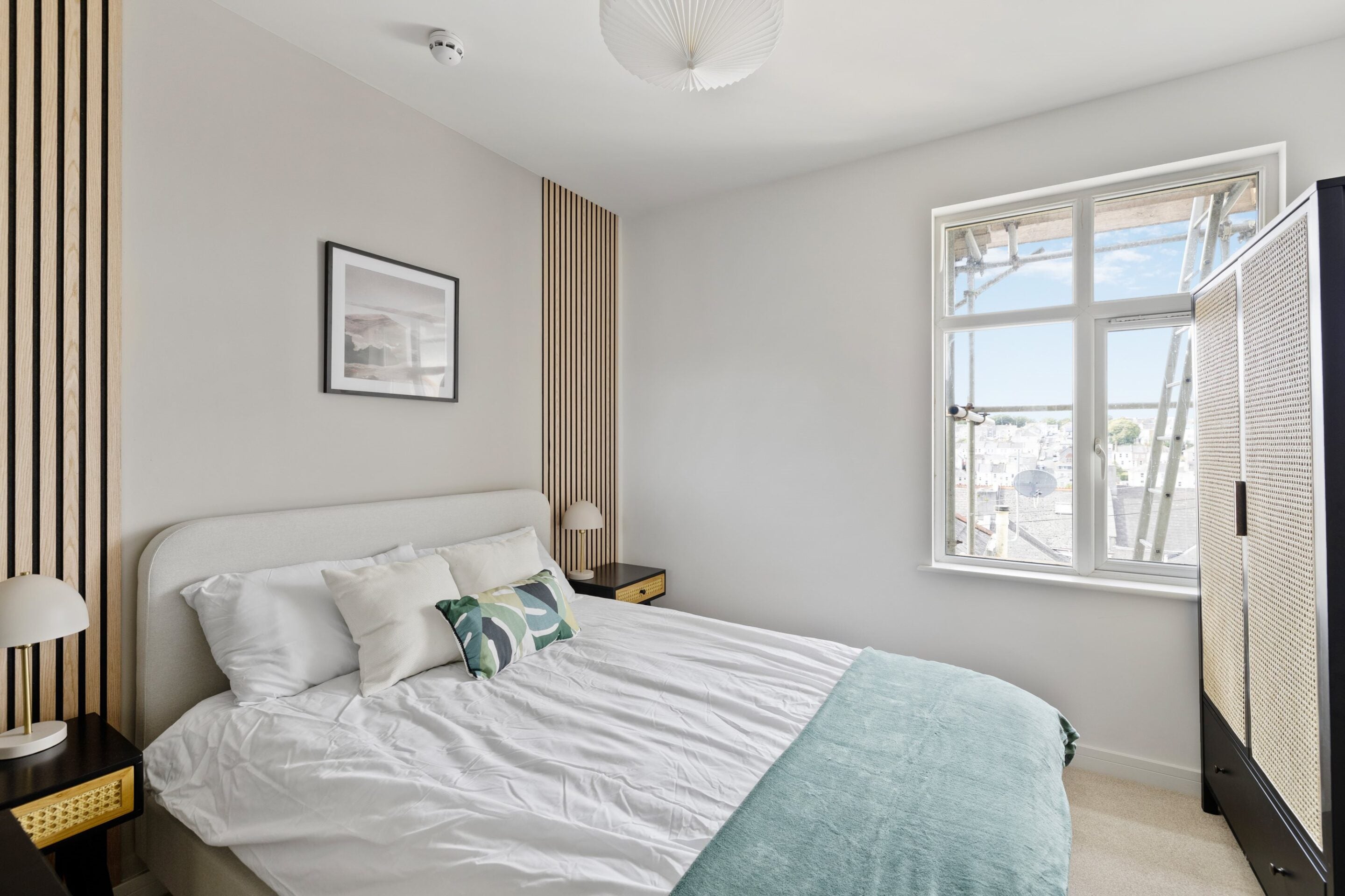Room Pasley Street East in Plymouth