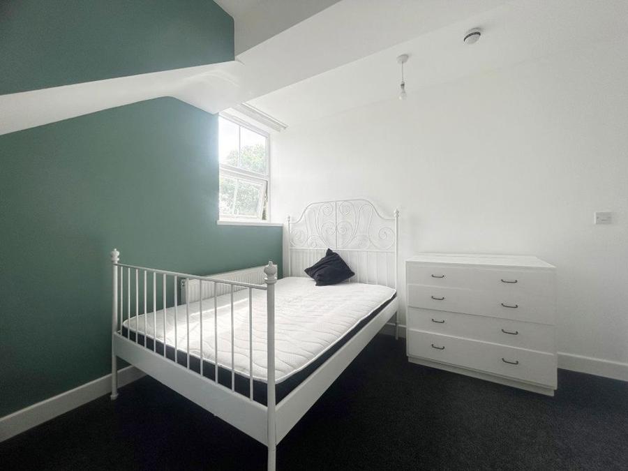 Room Brandreth Close in Sheffield