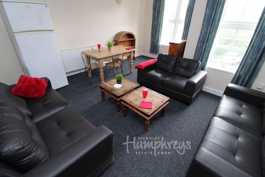 Room Brandreth Close in Sheffield