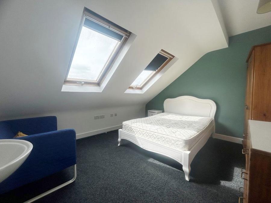 Room Brandreth Close in Sheffield