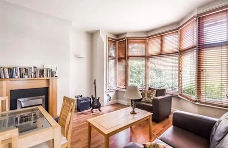 Flat Redlands Road in Reading