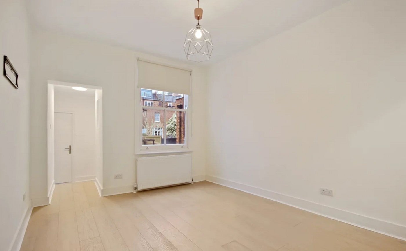 Flat Gladsmuir Road in Greater London