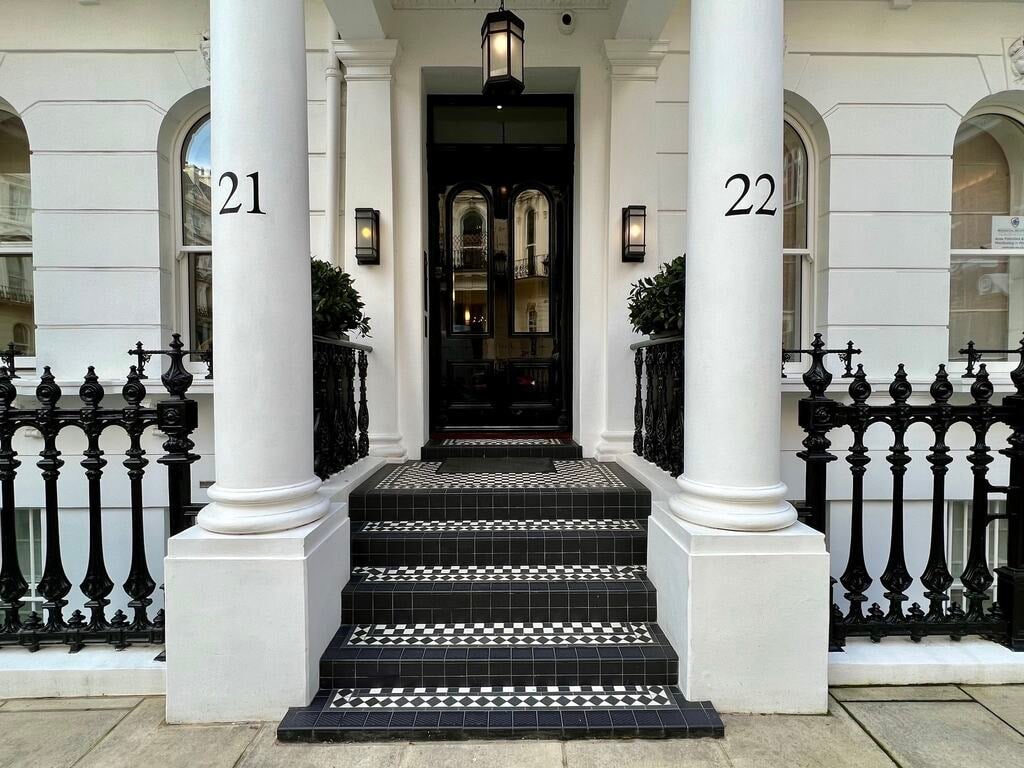 Flat Prince of Wales Terrace in Greater London
