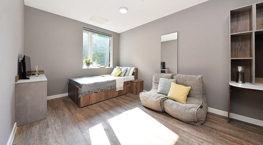 Room Ward Road in Dundee