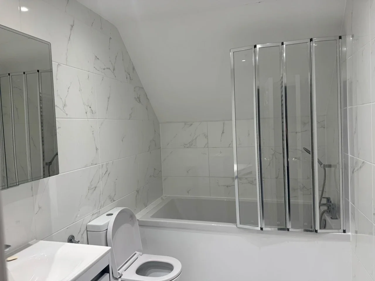 Room Goodhall Close in Greater London