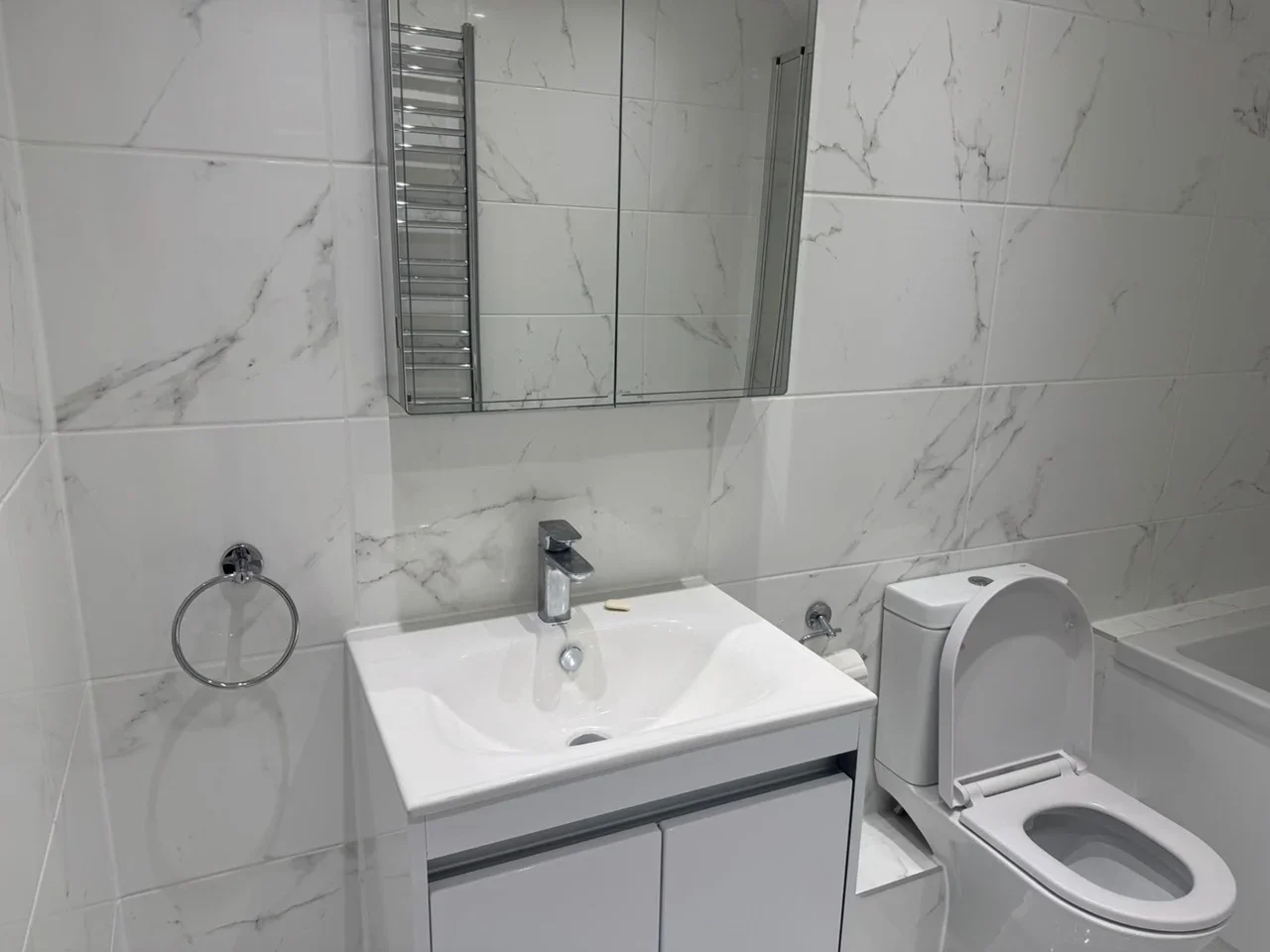 Room Goodhall Close in Greater London
