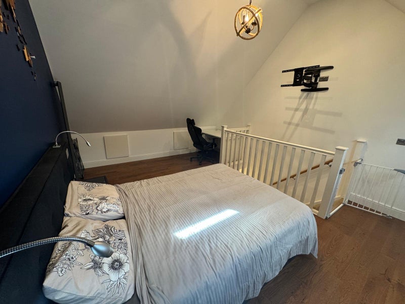 Room Kentlea Road in Greater London