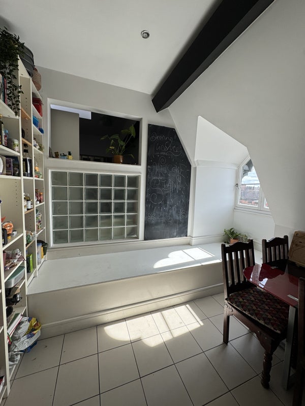 Room Stowell Street in Liverpool