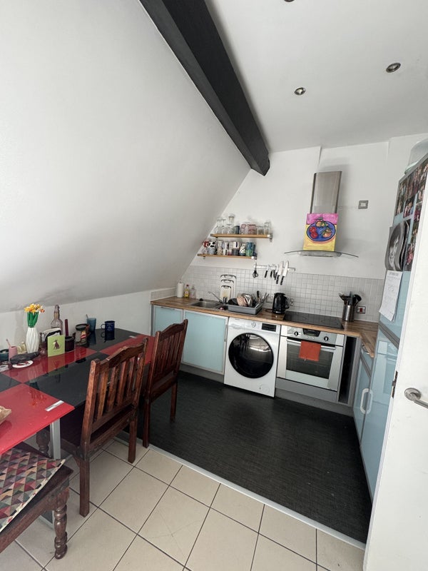 Room Stowell Street in Liverpool