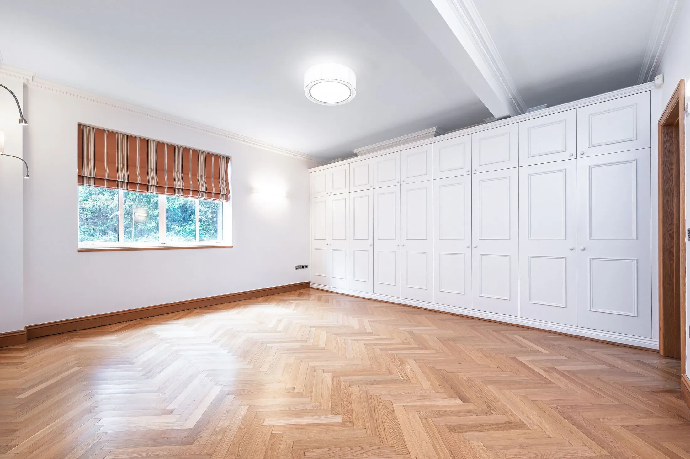 Flat Eton Avenue in Greater London