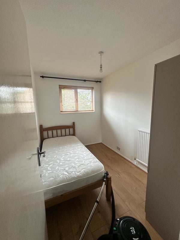House Glengall Road in Greater London
