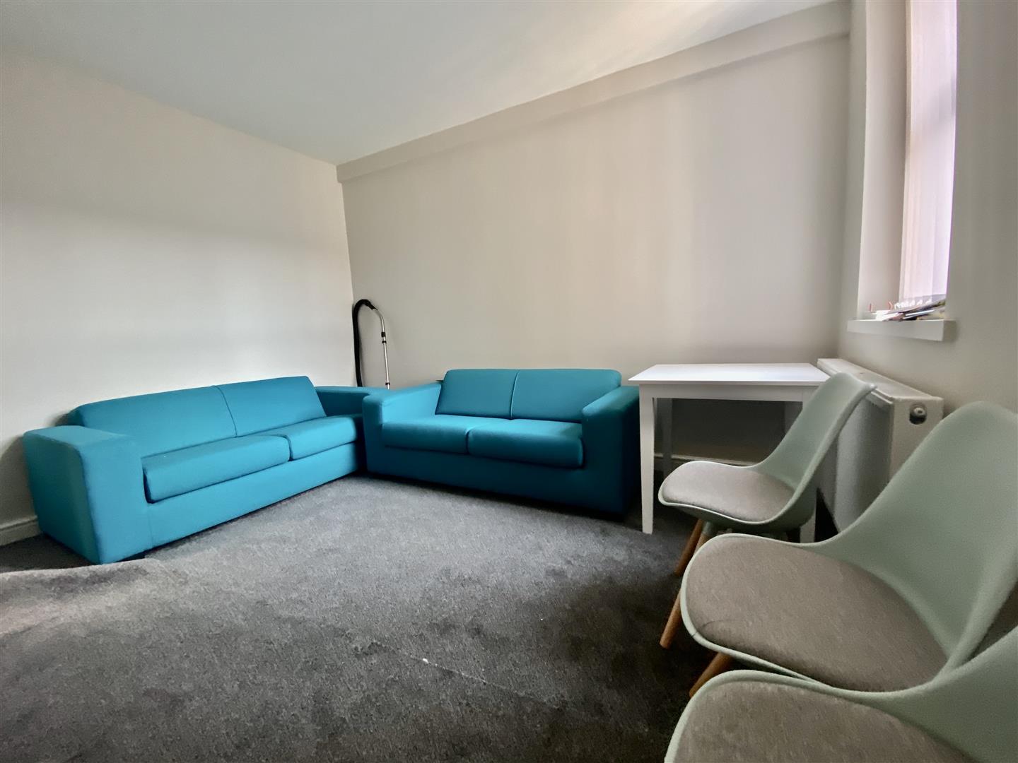 Room Langley Road in Lancaster