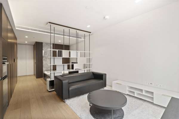 Flat York Road in Greater London