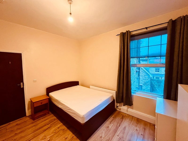 Flat Westcombe Hill in Greater London