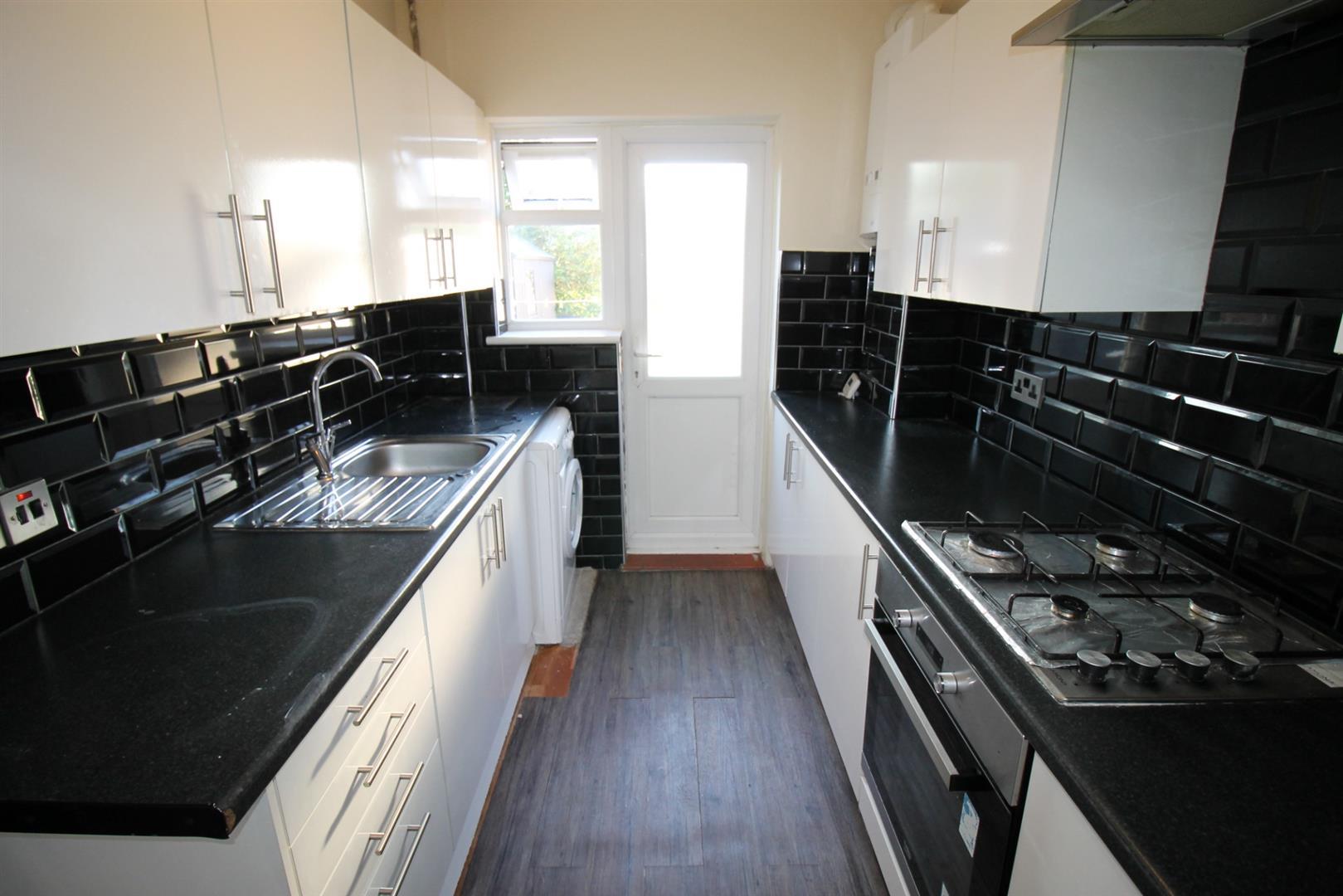 Flat Hampshire Avenue in Slough