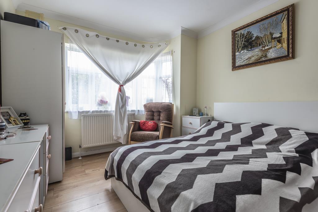 Flat Hampshire Avenue in Slough