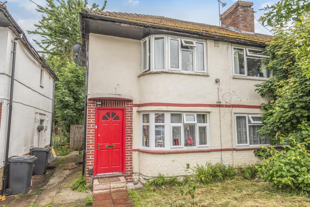 Flat Hampshire Avenue in Slough