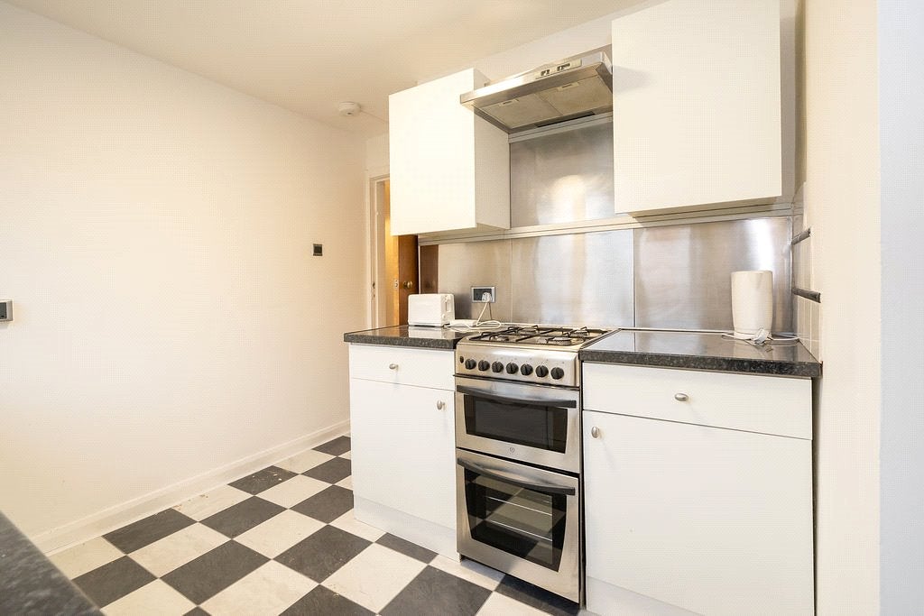 Flat Ransome Gardens in City of Edinburgh