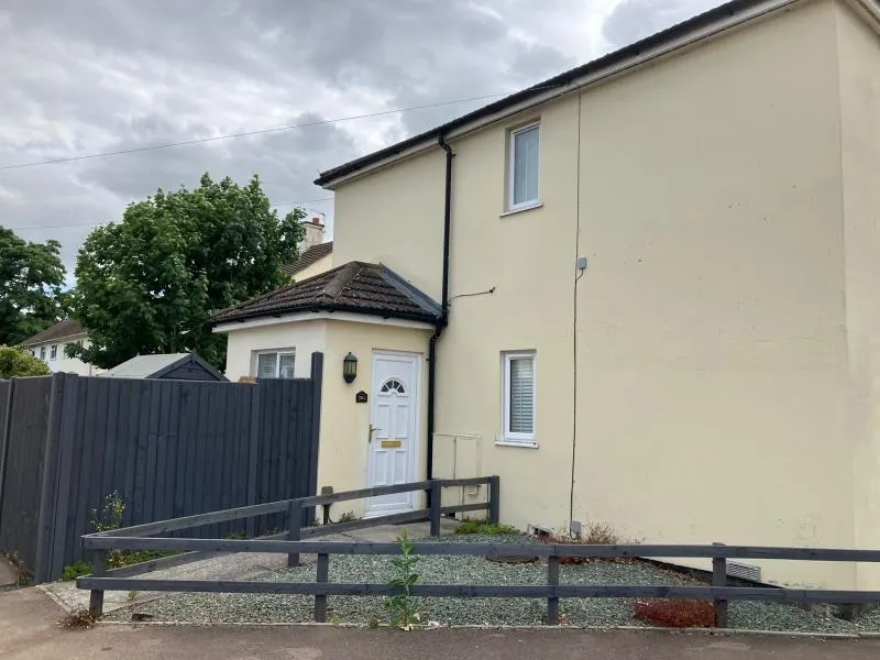 House Oakleaze in Gloucester
