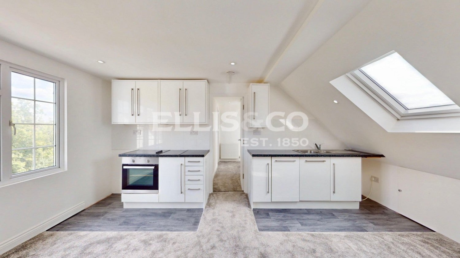 Flat Thorn Close in Greater London