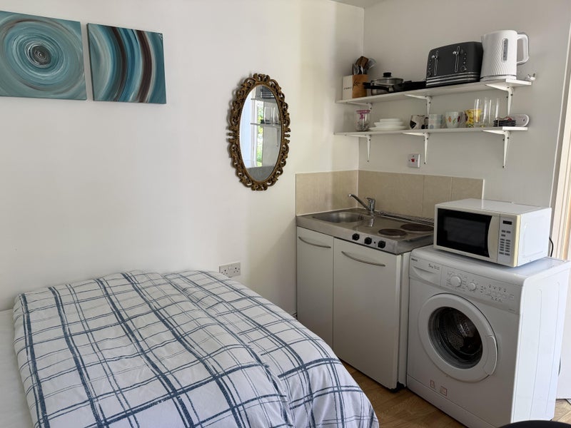 Room Arundel Terrace in Greater London