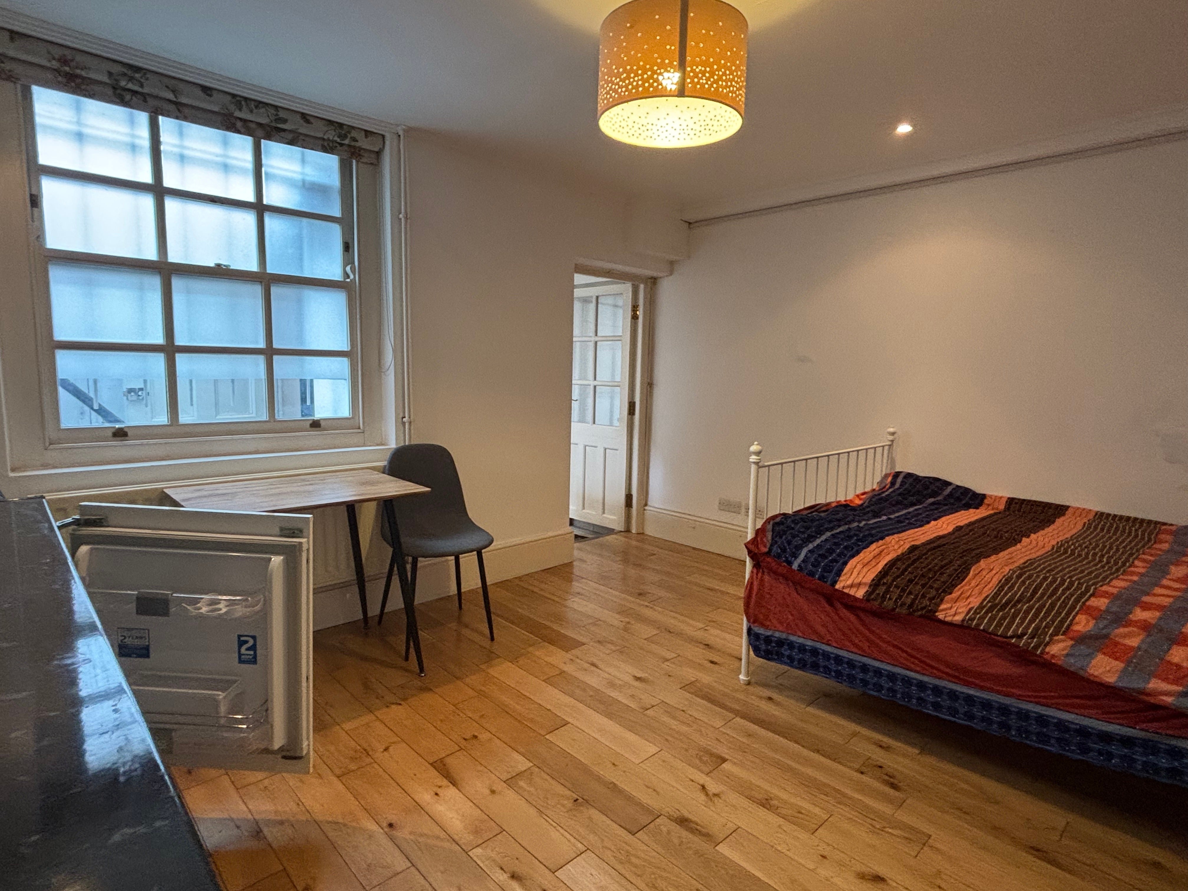 Flat Ponsonby Terrace in City of Westminster