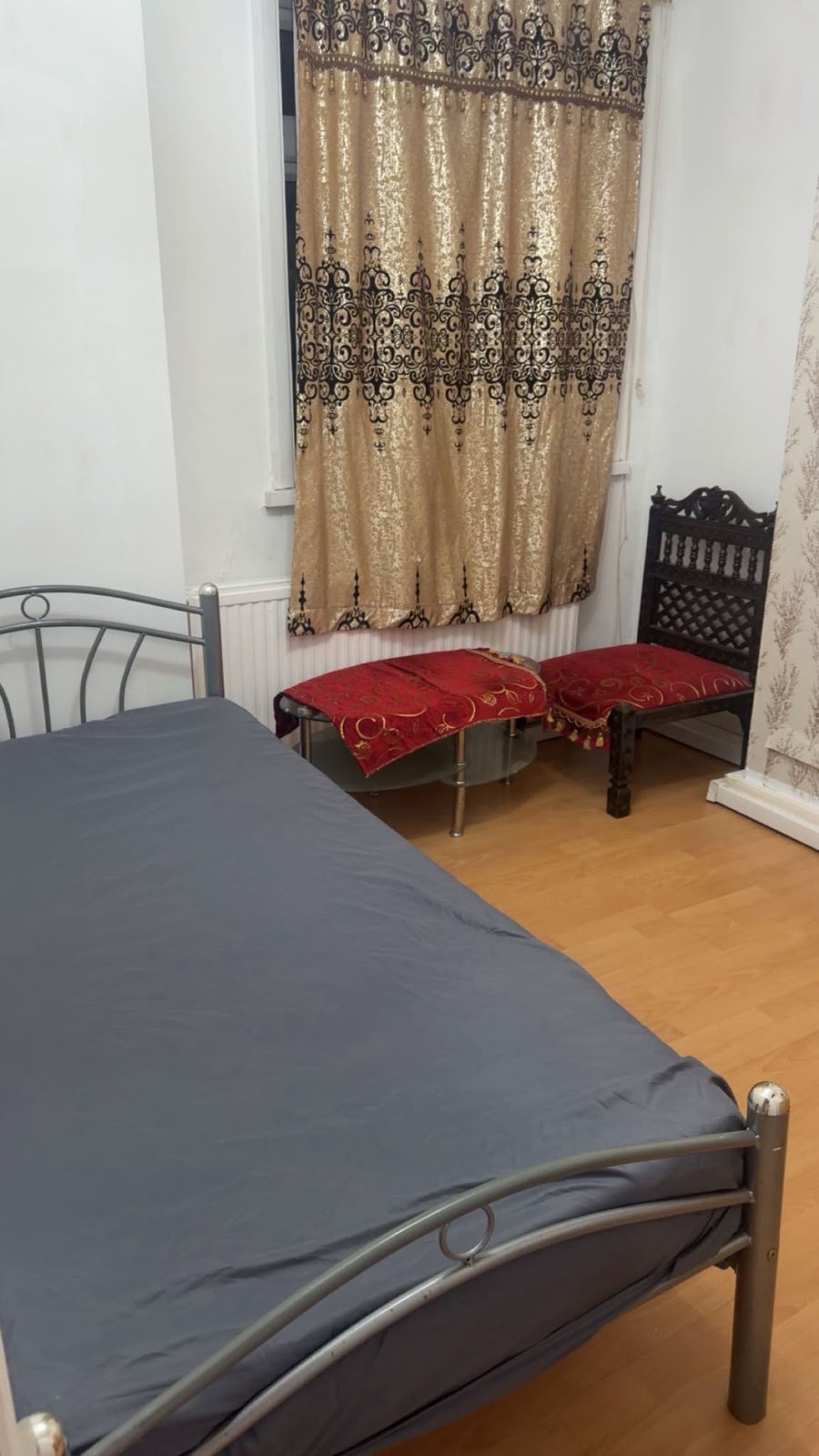 Room Frinton Road in Greater London