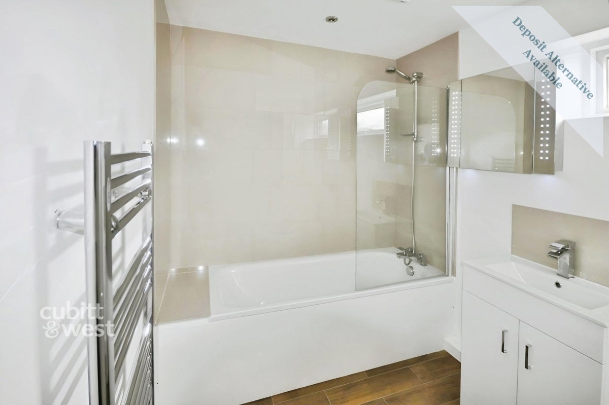 Room Wheatcroft Grove in Rainham