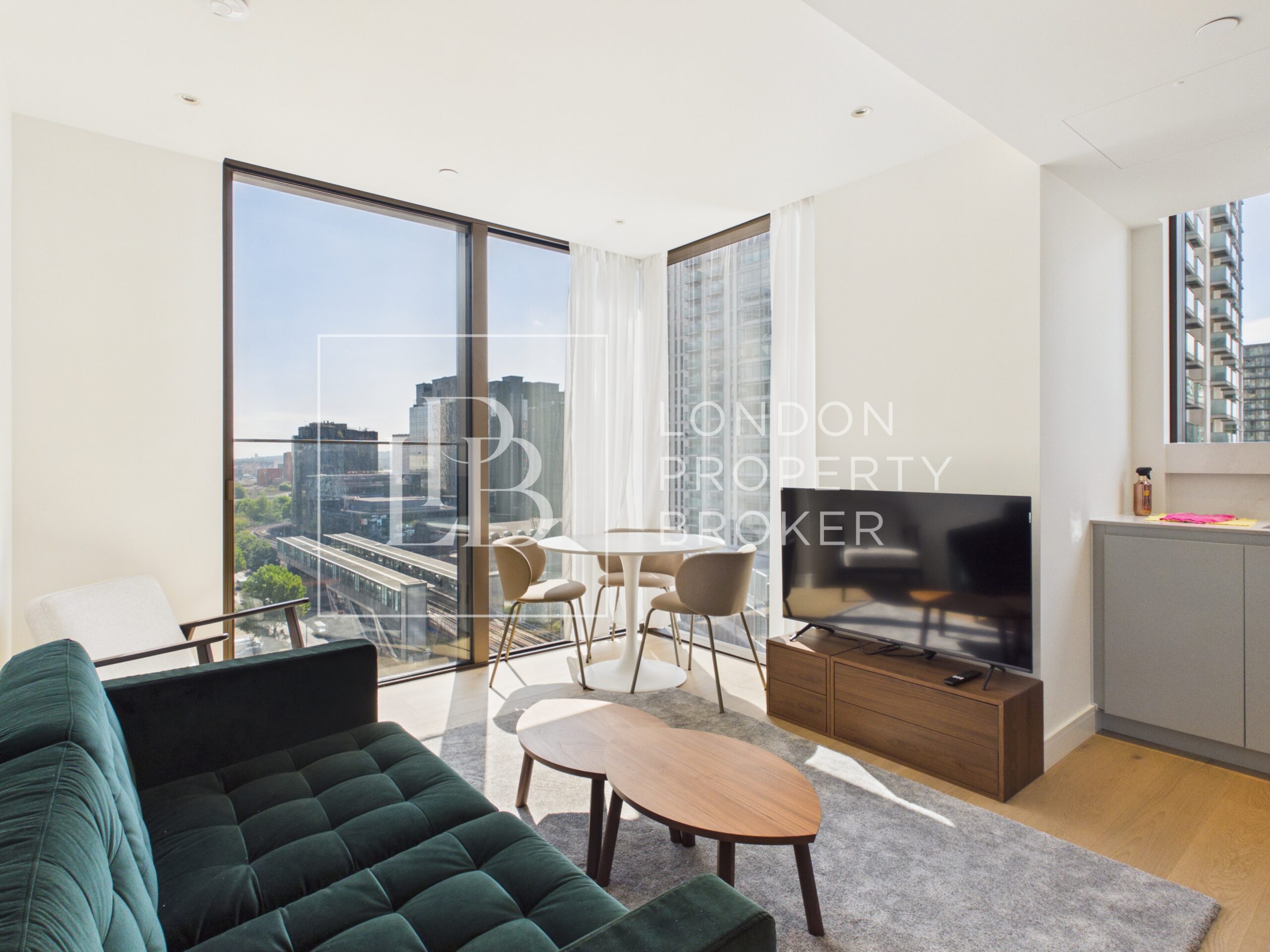 Flat Burdett Road in Greater London