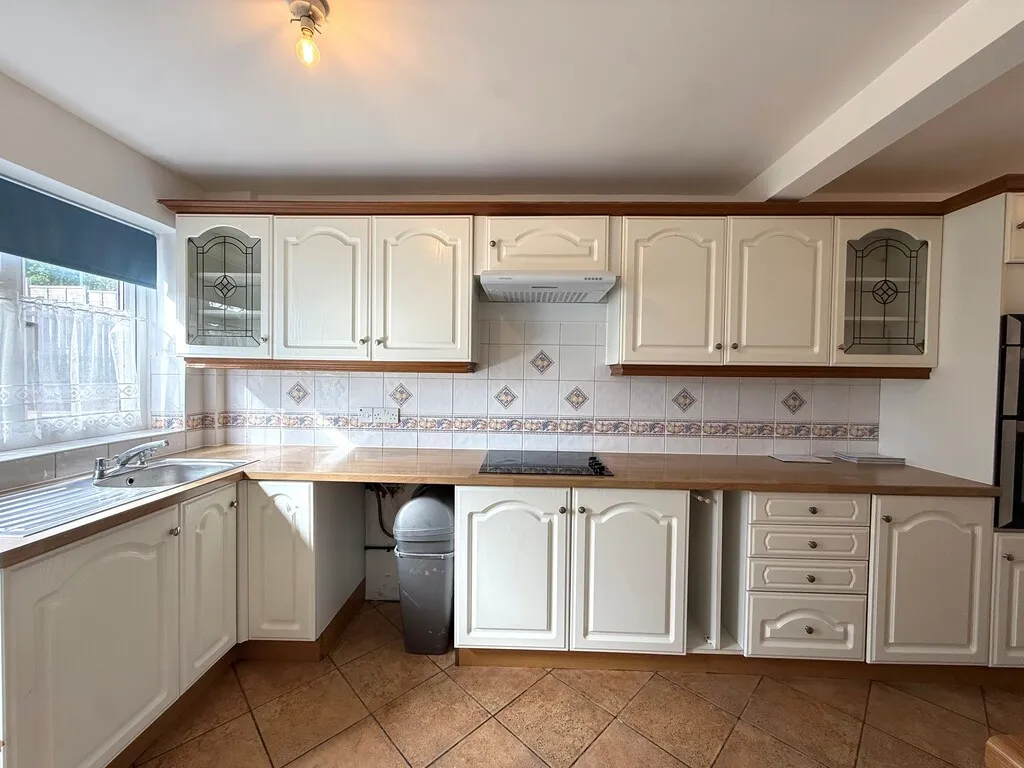 House Merlin Crescent in Exeter