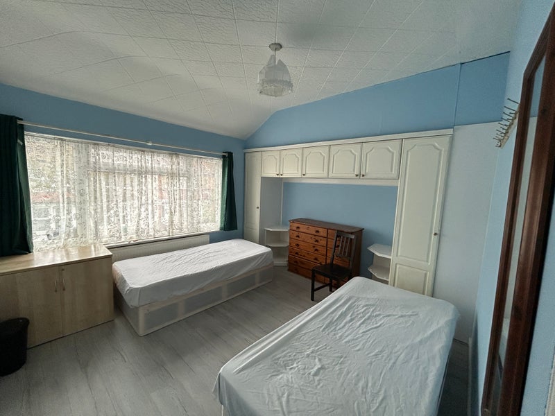Room Sutherland Road in Greater London