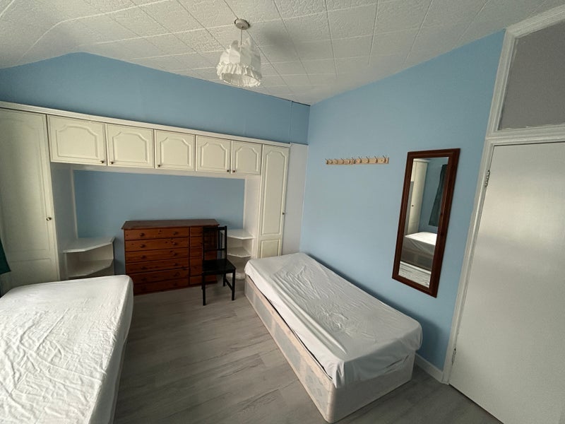 Room Sutherland Road in Greater London