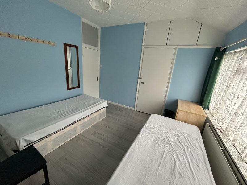 Room Sutherland Road in Greater London