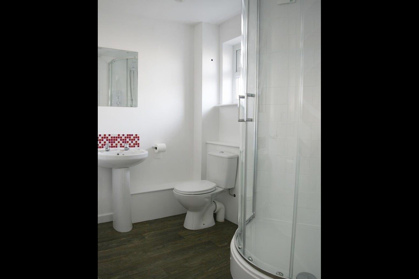 Room Gaveston Close in Warwick