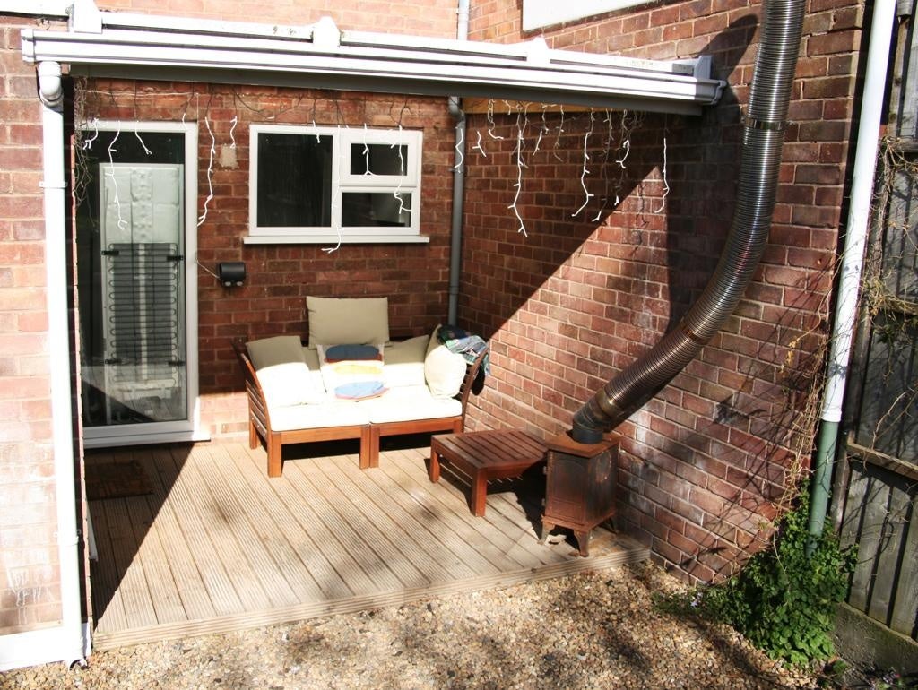 Room Gaveston Close in Warwick
