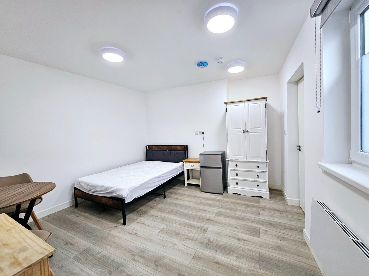 Room Hythe Street in Dartford
