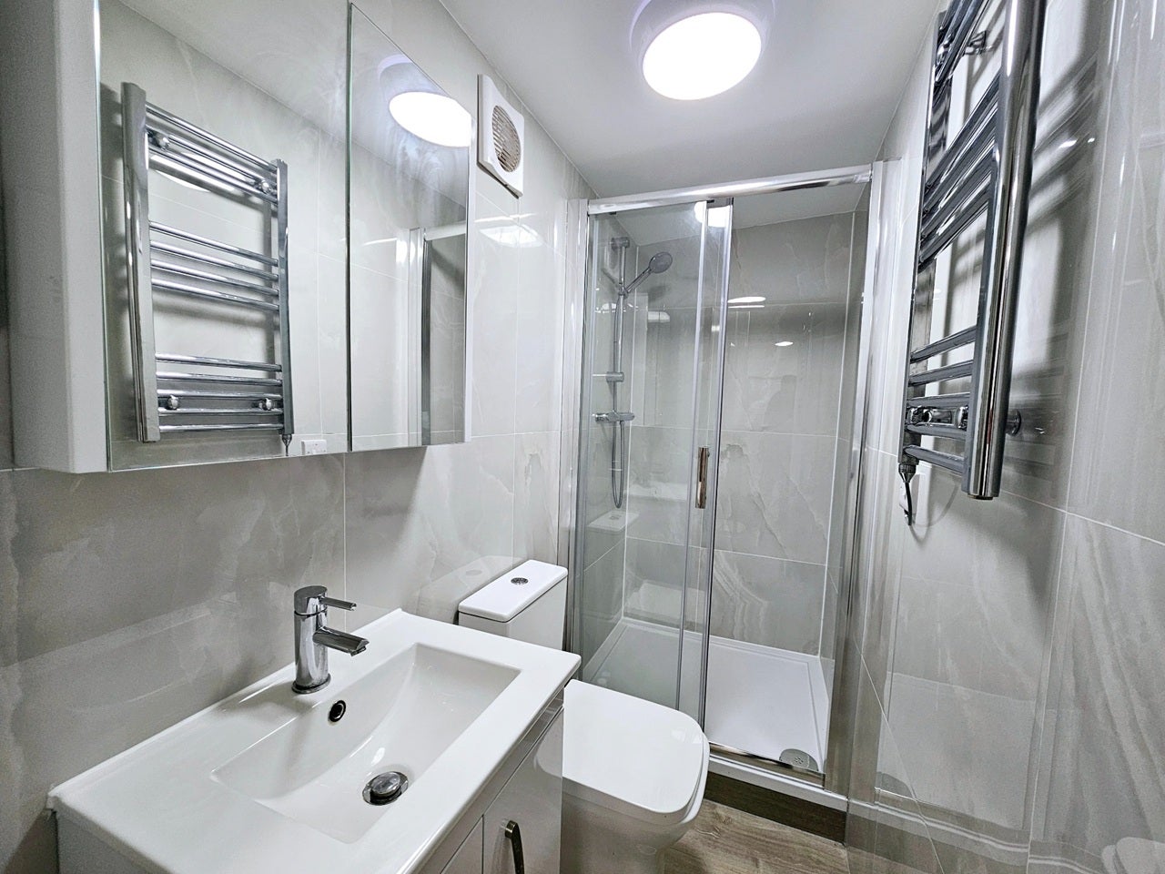 Room Hythe Street in Dartford